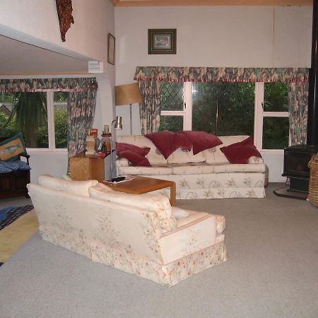 Bush House Bed and Breakfast Lower Hutt Buitenkant foto